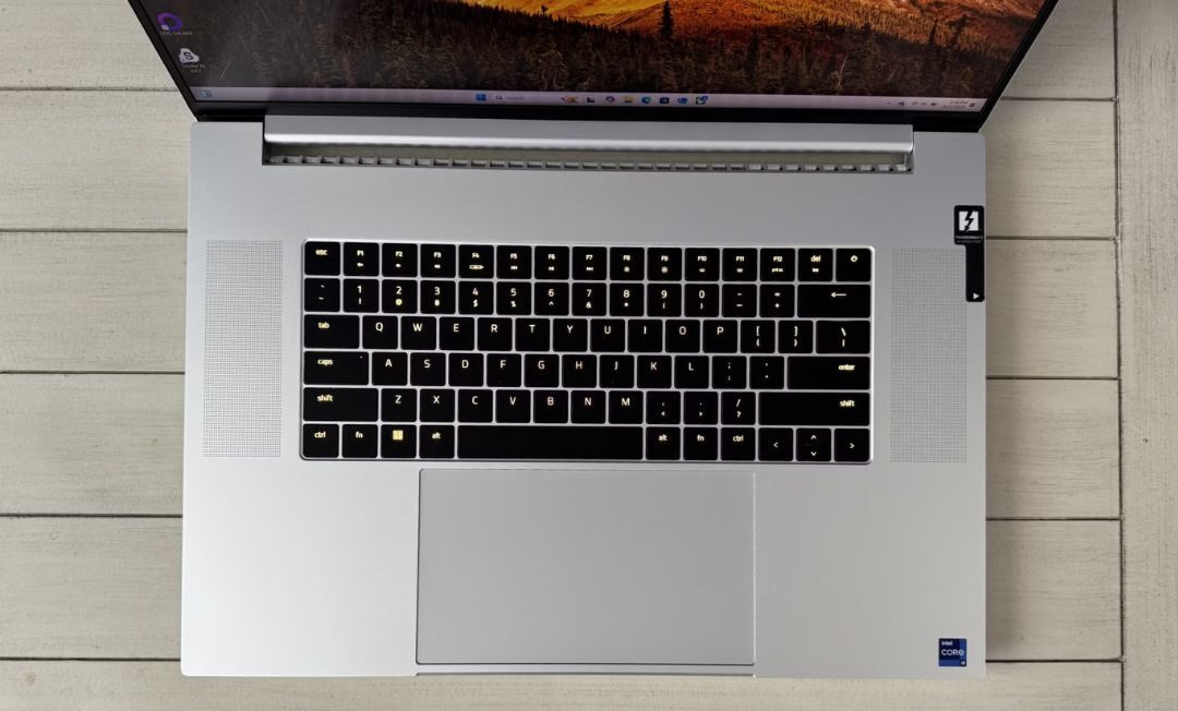 Đánh giá Razer Blade 14 vs Razer Blade 18 (2024): Cỗ máy gaming đỉnh cao với thiết kế mê hoặc 30 Razer Blade 14 vs Razer Blade 18 1 e1738727441952