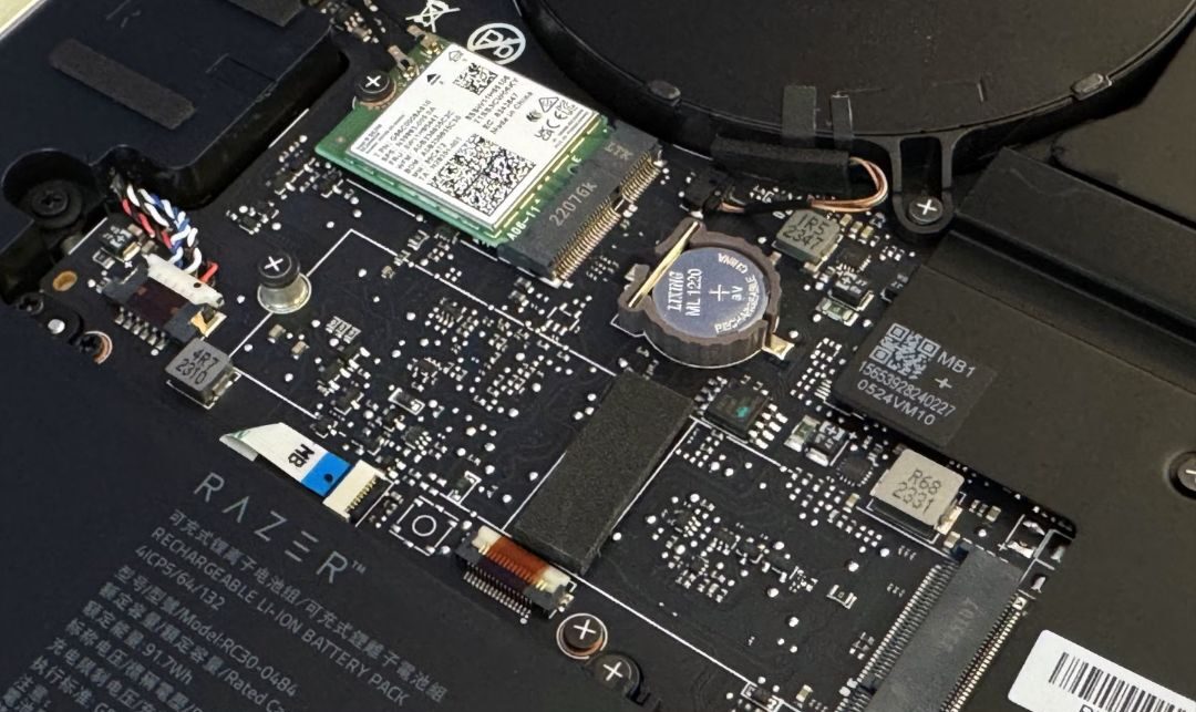 Đánh giá Razer Blade 14 vs Razer Blade 18 (2024): Cỗ máy gaming đỉnh cao với thiết kế mê hoặc 39 Razer Blade 14 vs Razer Blade 18 14 e1738732745274