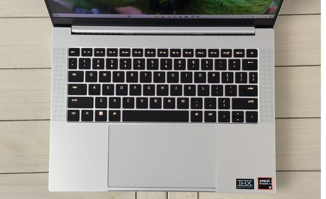 Đánh giá Razer Blade 14 vs Razer Blade 18 (2024): Cỗ máy gaming đỉnh cao với thiết kế mê hoặc 29 Razer Blade 14 vs Razer Blade 18 5 e1738727426701