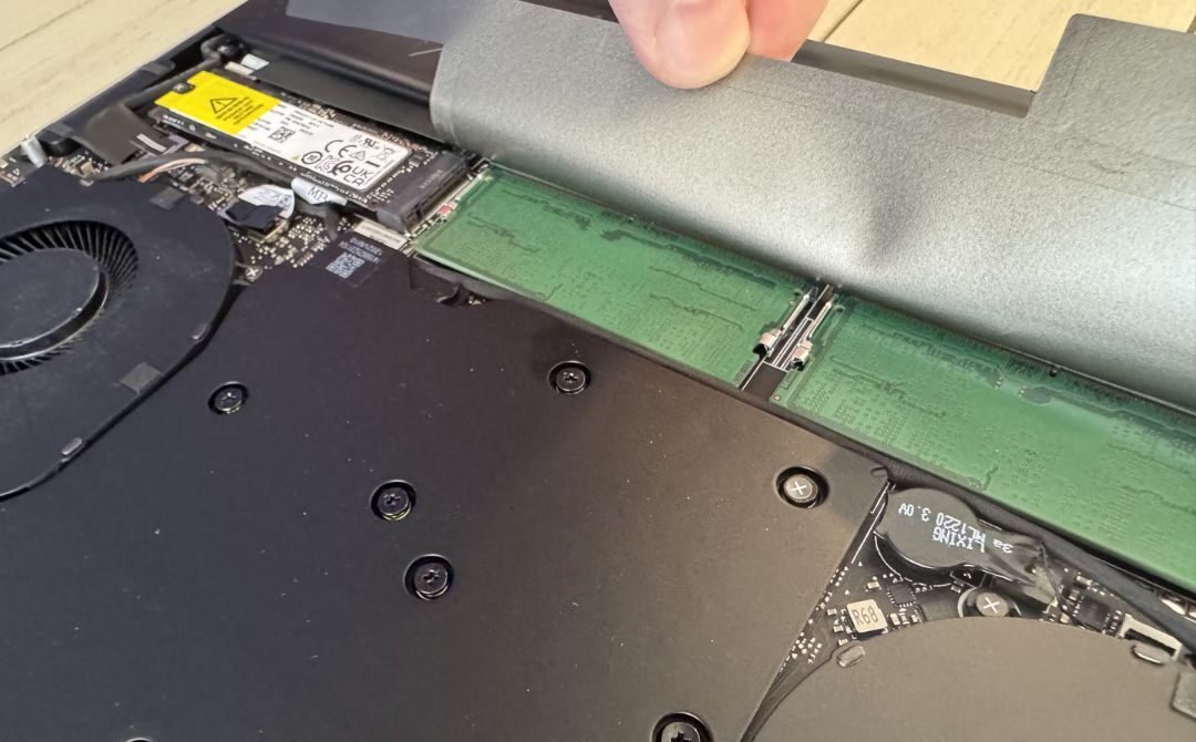 Đánh giá Razer Blade 14 vs Razer Blade 18 (2024): Cỗ máy gaming đỉnh cao với thiết kế mê hoặc 33 Razer Blade 14 vs Razer Blade 18 9 e1738727846301