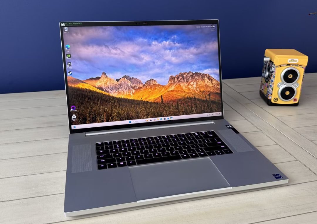 Đánh giá Razer Blade 14 vs Razer Blade 18 (2024): Cỗ máy gaming đỉnh cao với thiết kế mê hoặc 41 Razer Blade 18 2024 1 e1738734060301