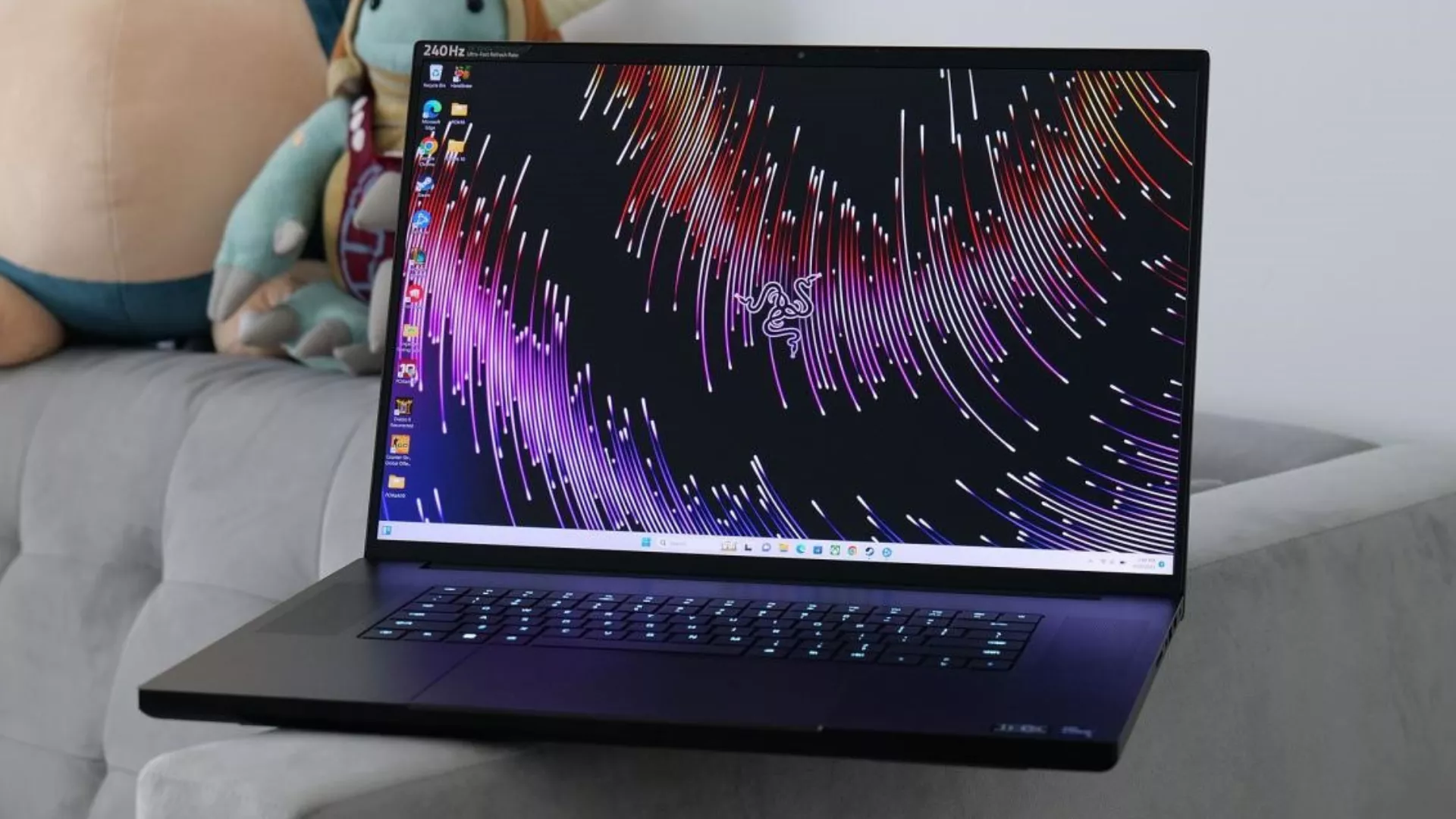 Đánh giá Razer Blade 14 vs Razer Blade 18 (2024): Cỗ máy gaming đỉnh cao với thiết kế mê hoặc 23 Razer Blade 18 2024