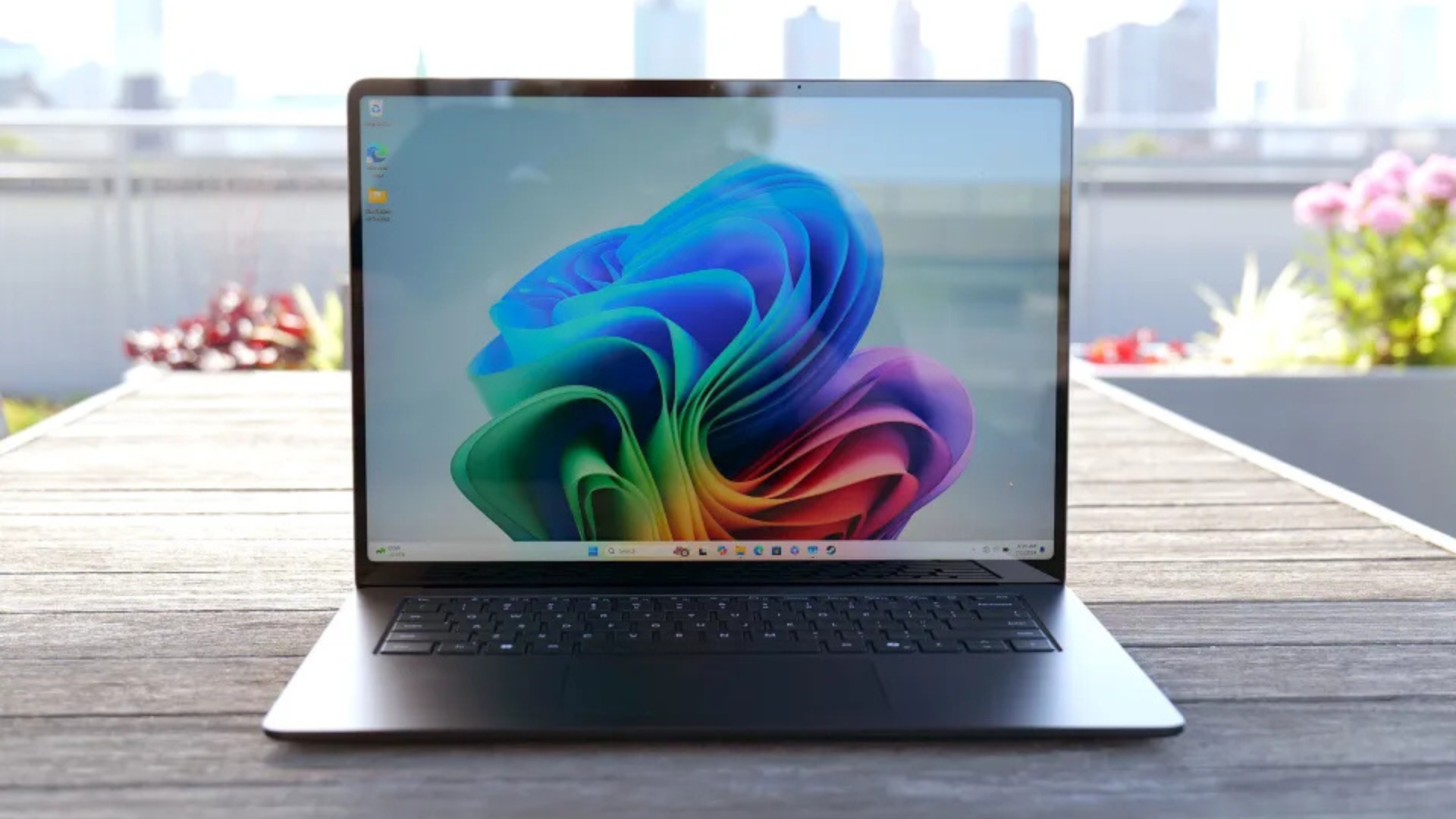 Review Microsoft Surface Laptop 7 : Laptop Windows Arm mạnh mẽ cho công việc năng suất 10 Review Microsoft Surface Laptop 7 3