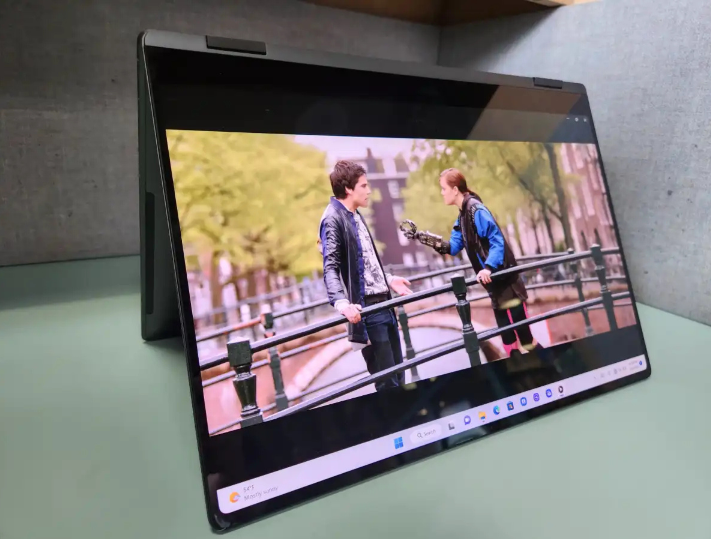 Đánh giá Samsung Galaxy Book3 Pro 360: Những nâng cấp tuyệt vời, giá trị vững chắc 19 Samsung Galaxy Book3 Pro 360 2 e1740723626852