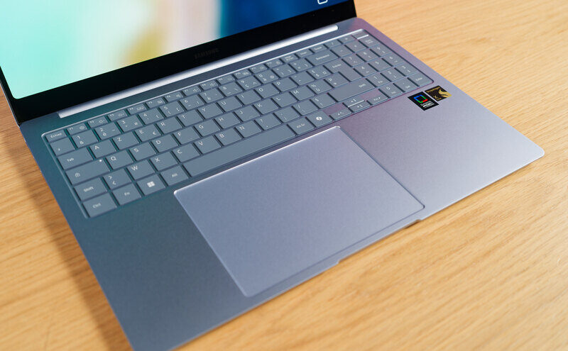 Samsung Galaxy Book4 Edge 16 Pro 9 e1740759648811