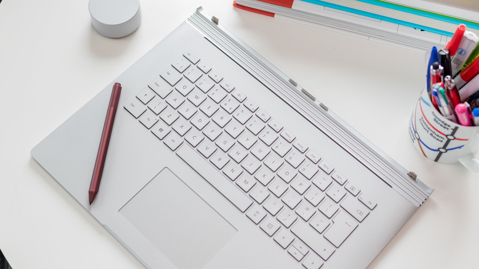 Chọn Surface Book 2 hay Surface Laptop 2? - Lựa chọn tối ưu cho công việc và giải trí 4 Surface Book 2 vs Surface Laptop 2 2