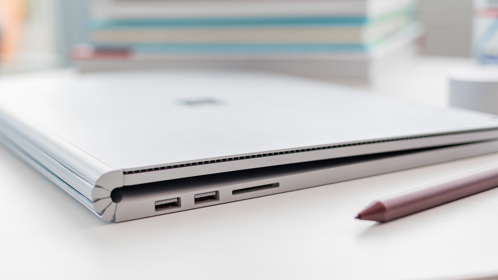 Chọn Surface Book 2 hay Surface Laptop 2? - Lựa chọn tối ưu cho công việc và giải trí 2 Surface Book 2 vs Surface Laptop 2