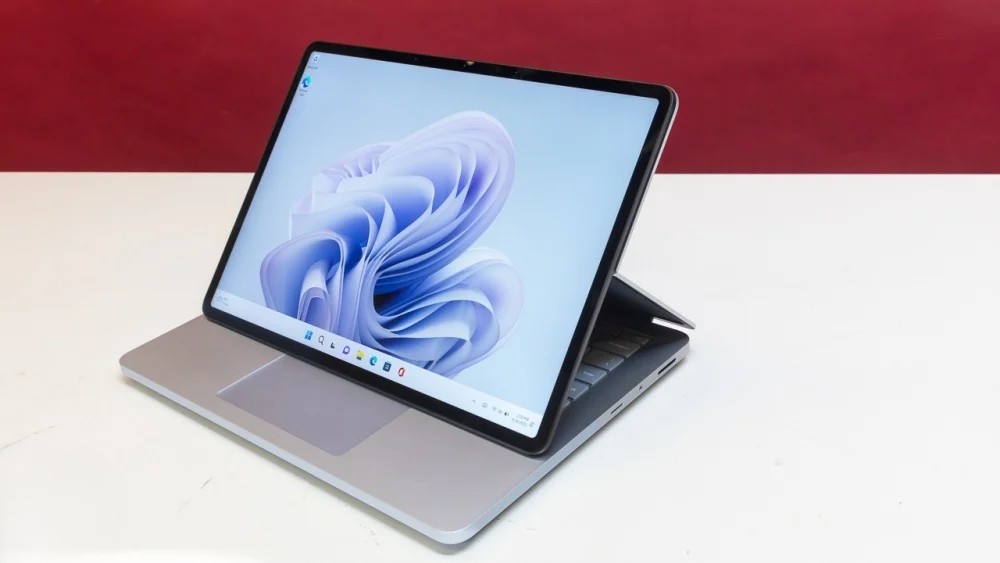 Surface Laptop Studio 2 vs Apple MacBook Pro: Laptop nào giúp bạn tạo ra nội dung xuất sắc? 7 Surface Laptop Studio 2 vs Apple MacBook Pro 1 3