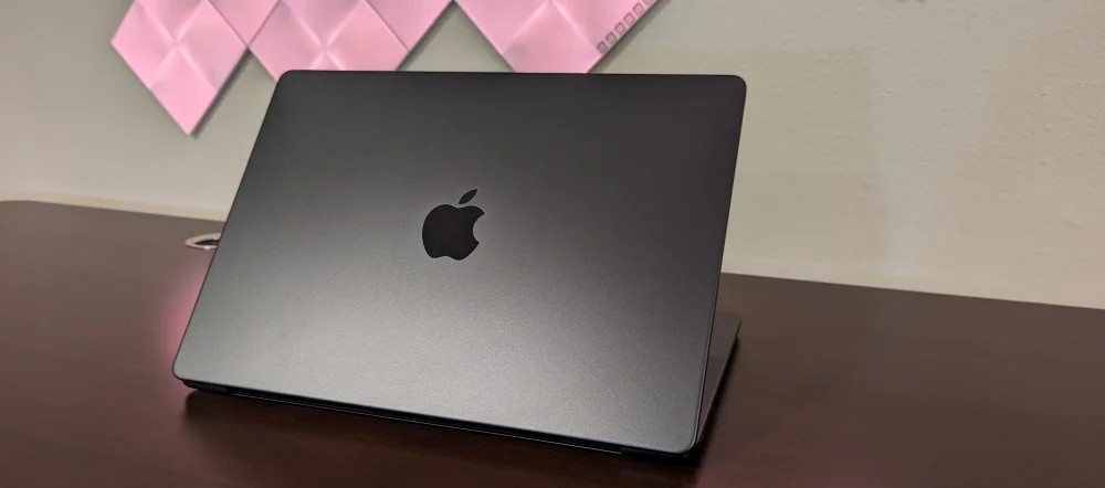 Surface Laptop Studio 2 vs Apple MacBook Pro: Laptop nào giúp bạn tạo ra nội dung xuất sắc? 12 Surface Laptop Studio 2 vs Apple MacBook Pro 1 8