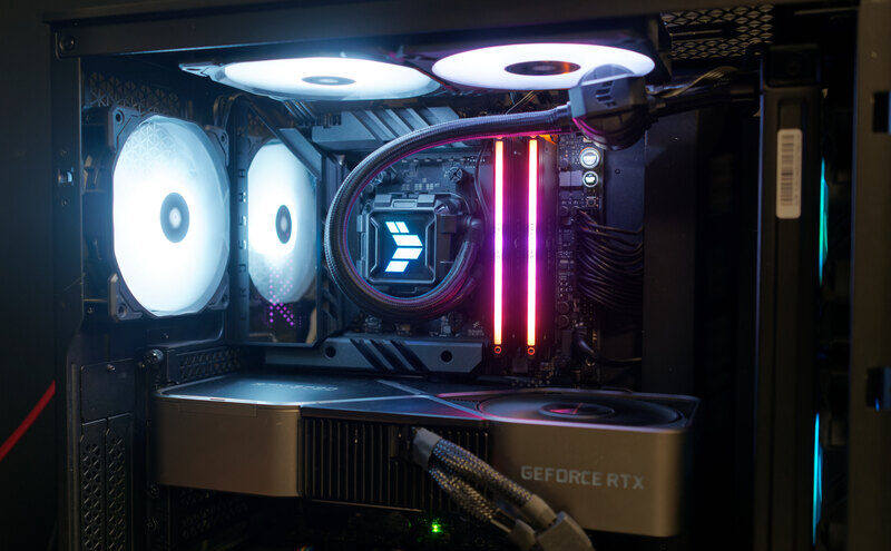 Đánh giá AMD Ryzen 7 9800X3D: Bước tiến lớn trong công nghệ CPU gaming 16 AMD Ryzen 7 9800X3D 2 e1741335410895