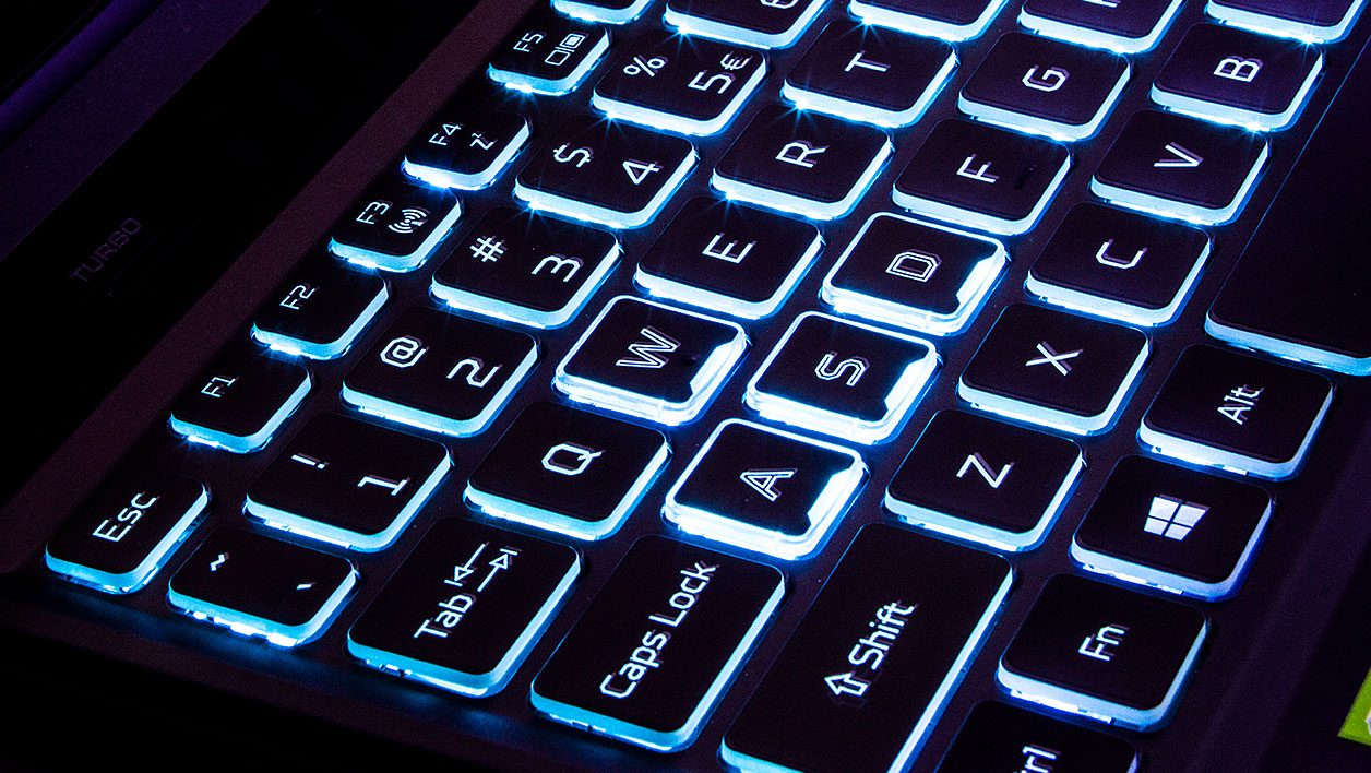 Đánh giá Acer Predator Helios 300 (PH315-53): Quái thú gaming trong thân hình gọn nhẹ 17 Acer Predator Helios 300 PH315 53 10