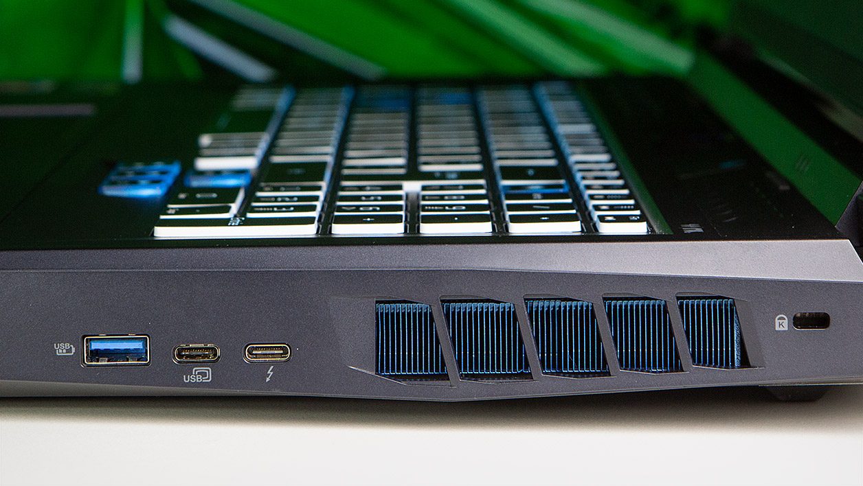 Acer Predator Helios 700 1