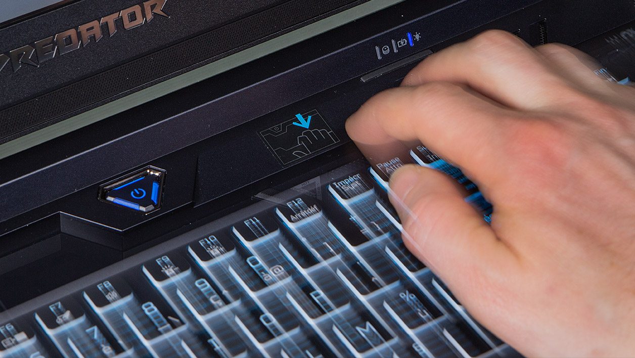 Acer Predator Helios 700 11