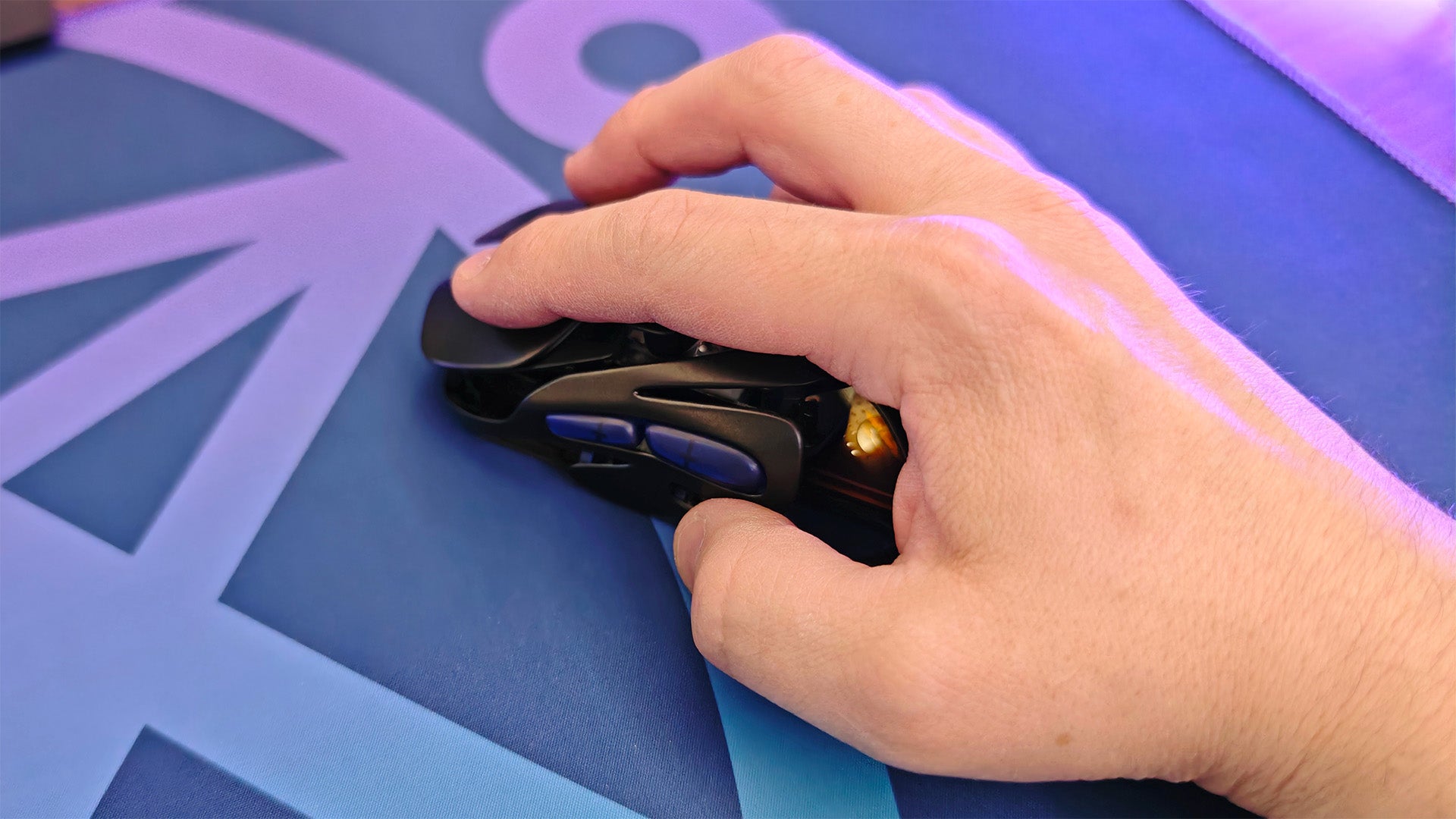 Chuột Gaming Angry Miao Infinity: Mẫu gaming hàng đầu với pin có thể thay thế 7 Angry Miao Infinity 05