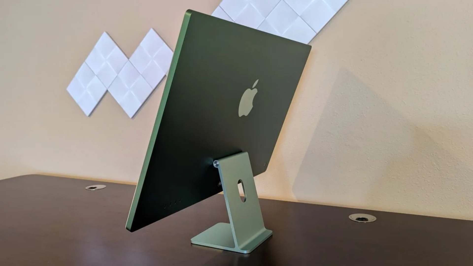Apple iMac (2024, M4): iMac cổ điển, nâng cấp với màu sắc và sức mạnh 11 Apple iMac 2024 M4 iMac co dien nang cap voi mau sac va suc manh 2