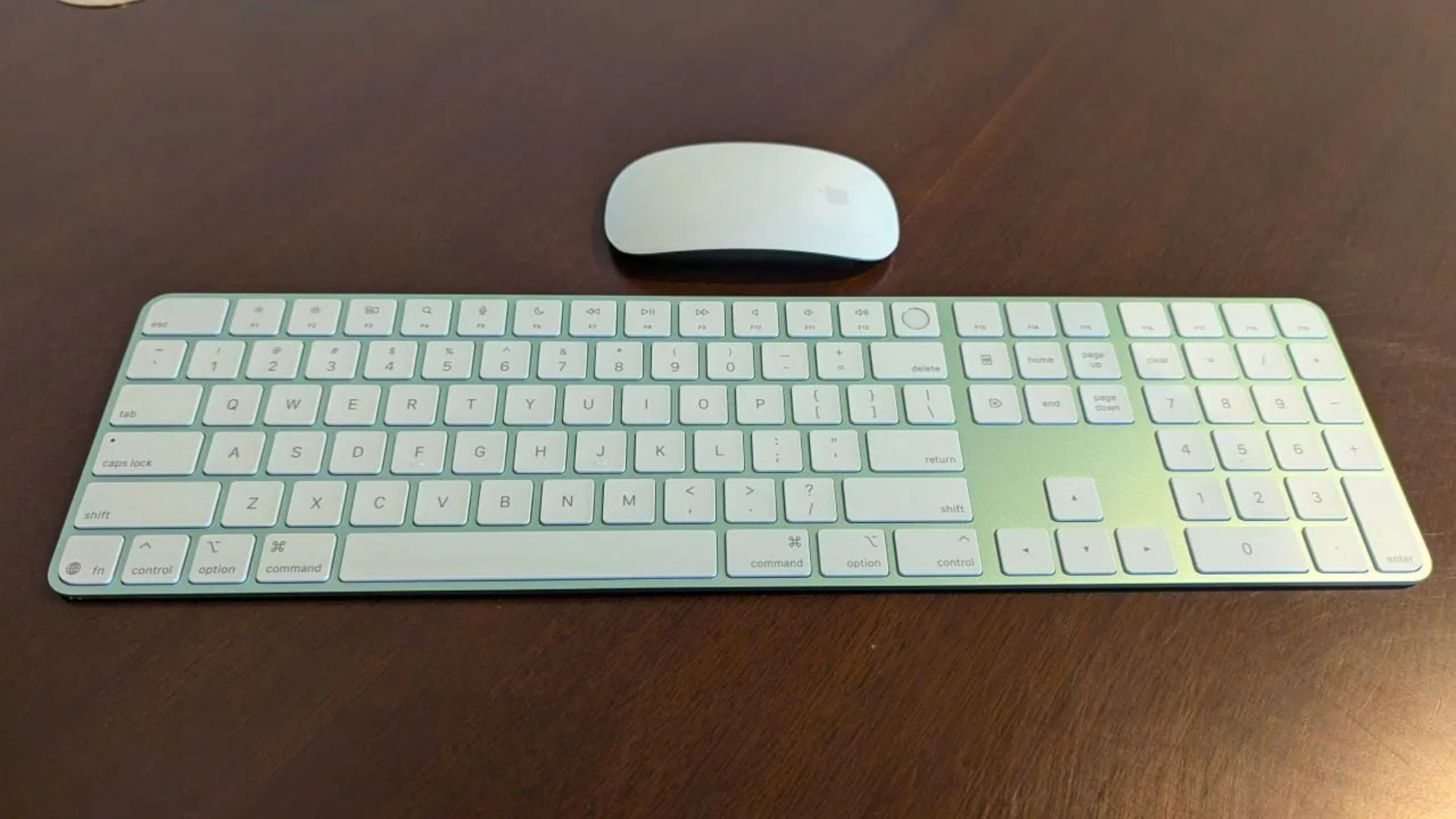 Apple iMac (2024, M4): iMac cổ điển, nâng cấp với màu sắc và sức mạnh 12 Apple iMac 2024 M4 iMac co dien nang cap voi mau sac va suc manh 4