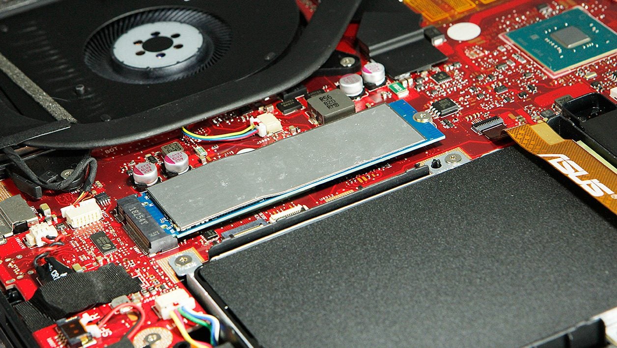 Asus ROG Strix Scar II GL704 4