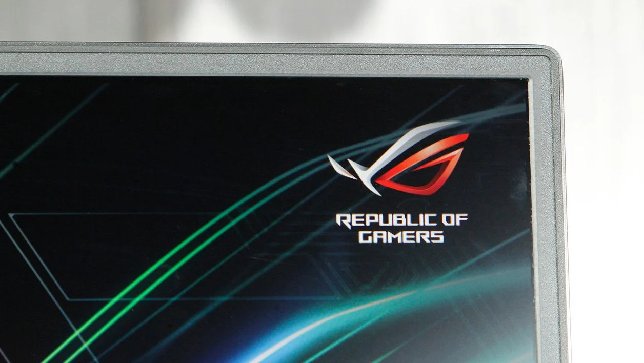 Asus ROG Strix Scar II GL704 6