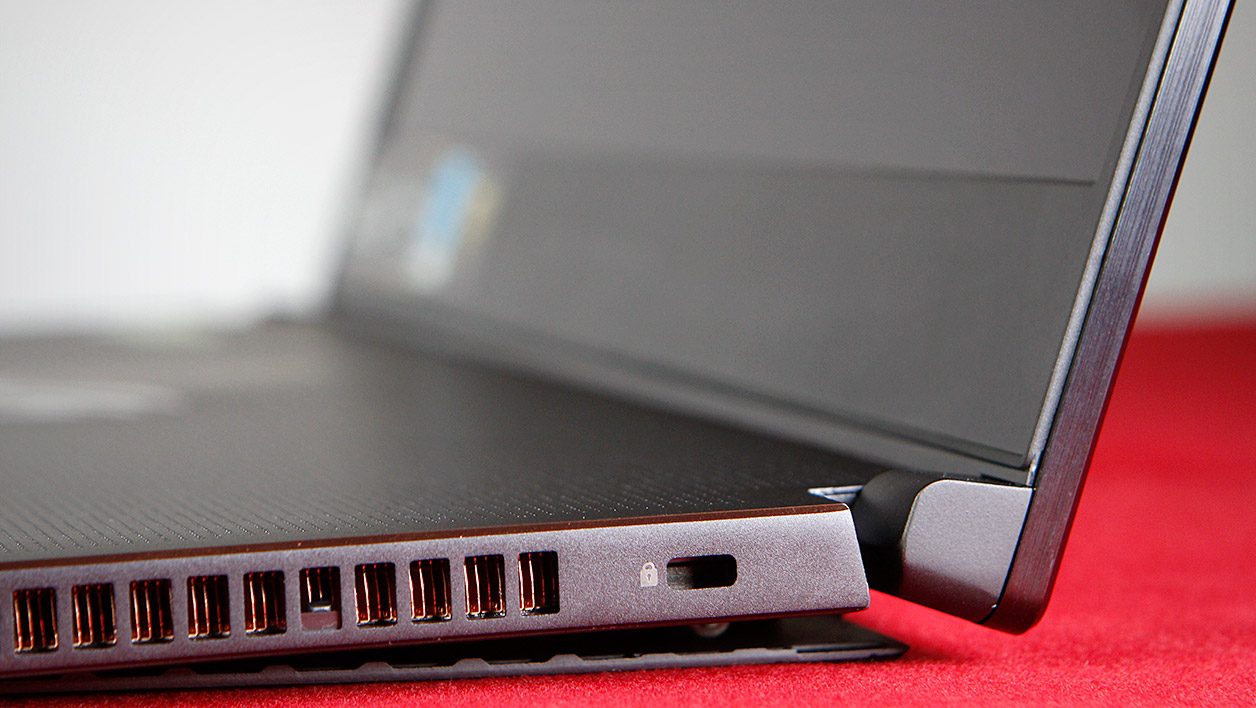 Khám phá Asus ROG Zephyrus S (GX735) - Gaming đỉnh cao trong thân hình siêu mỏng 18 Asus ROG Zephyrus S 3