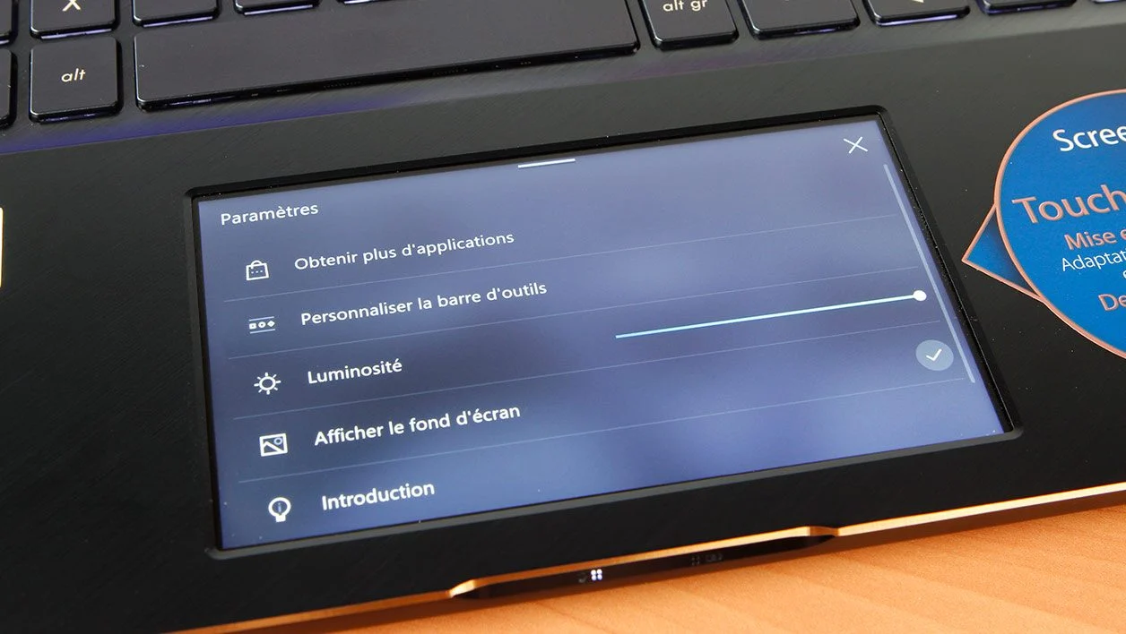 Asus ZenBook Pro 15 UX580GE 10