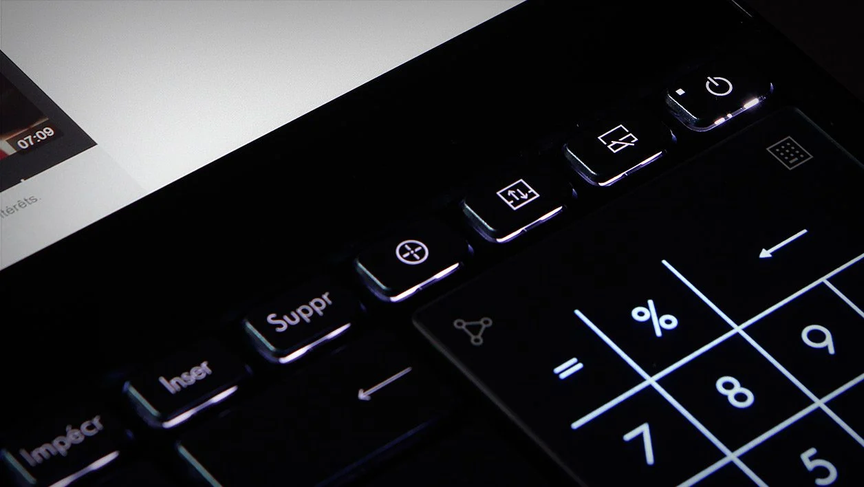 Asus ZenBook Pro Duo UX581G 6