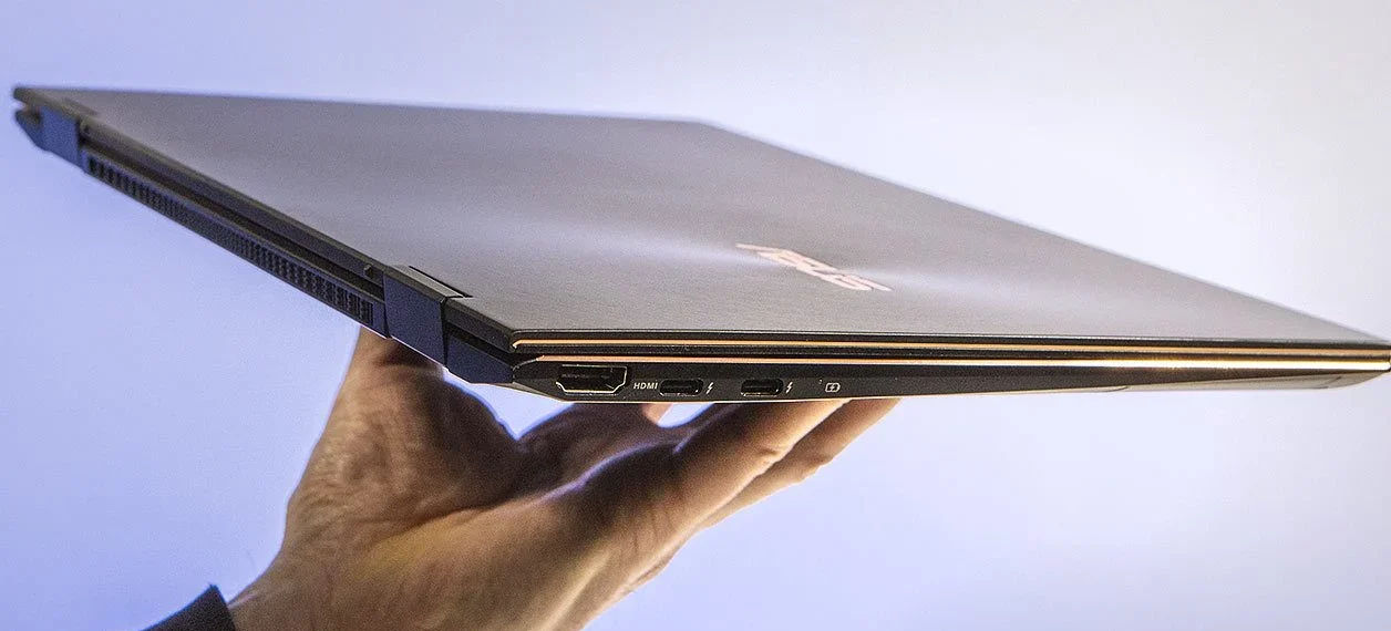 Đánh giá Asus Zenbook Flip S (UX371) - Laptop 2in1 đẳng cấp, mỏng nhẹ đáng kinh ngạc 13 Asus Zenbook Flip S UX371 6 e1742366387677