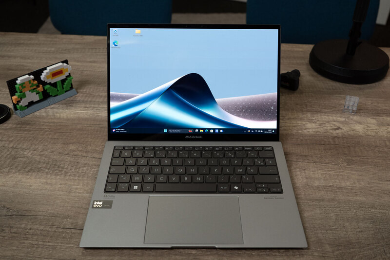 Đánh giá Asus Zenbook S 13 OLED: Mỏng nhẹ, mạnh mẽ, đáng mua? 21 Asus Zenbook S 13 Oled 12