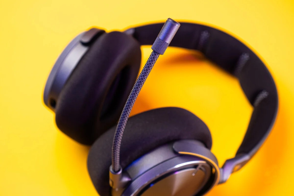 Corsair Virtuoso Max Wireless 4