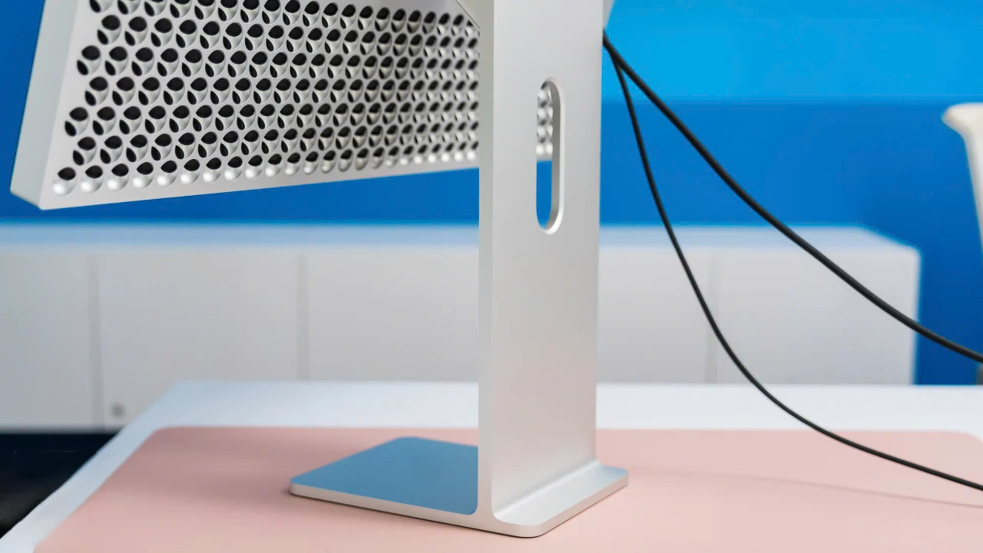 Danh Gia Apple Pro Display XDR Man hinh 6K cuc dinh cho cac nha sang tao noi dung. 1