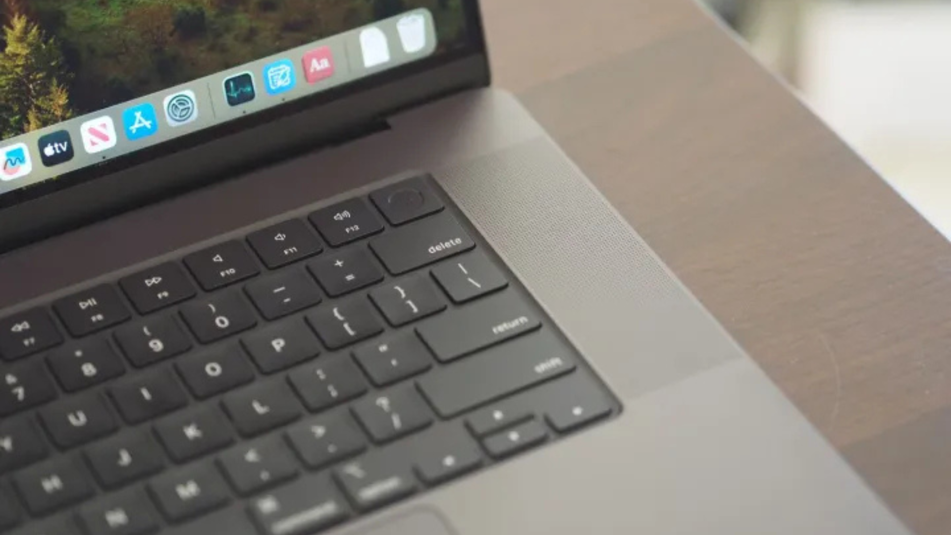 Đánh giá Apple MacBook Pro M3 Max: Sức mạnh vượt trội, thiết kế đỉnh cao 14 Danh gia Apple MacBook Pro M3 Max Suc manh vuot troi thiet ke dinh cao 6