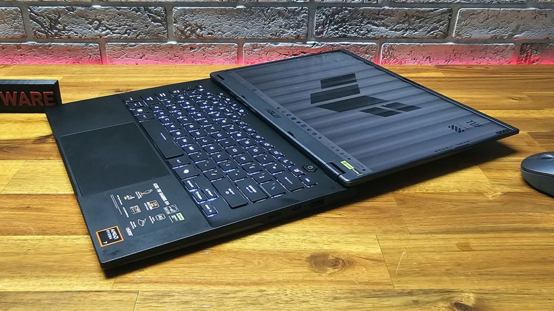 Đánh giá Asus TUF Gaming A14: Độ bền ấn tượng nhưng không nổi bật 27 Danh gia Asus TUF Gaming A14 Do ben an tuong nhung khong noi bat 6