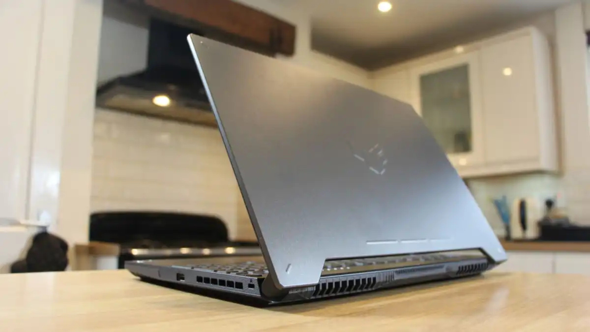Đánh giá Asus TUF Gaming A15 (2023) Chiếc laptop đầy giá trị 9 Danh gia Asus TUF Gaming A15 2024 Chiec laptop day gia tri