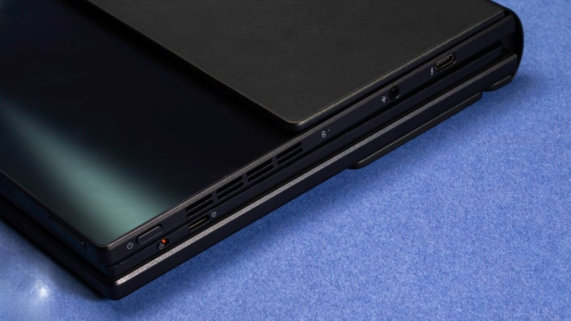 Đánh giá Asus Zenbook 17 Fold OLED: Máy tính xách tay gập đầy tiềm năng 24 Danh gia Asus Zenbook 17 Fold OLED May tinh xach tay gap day tiem nang 12