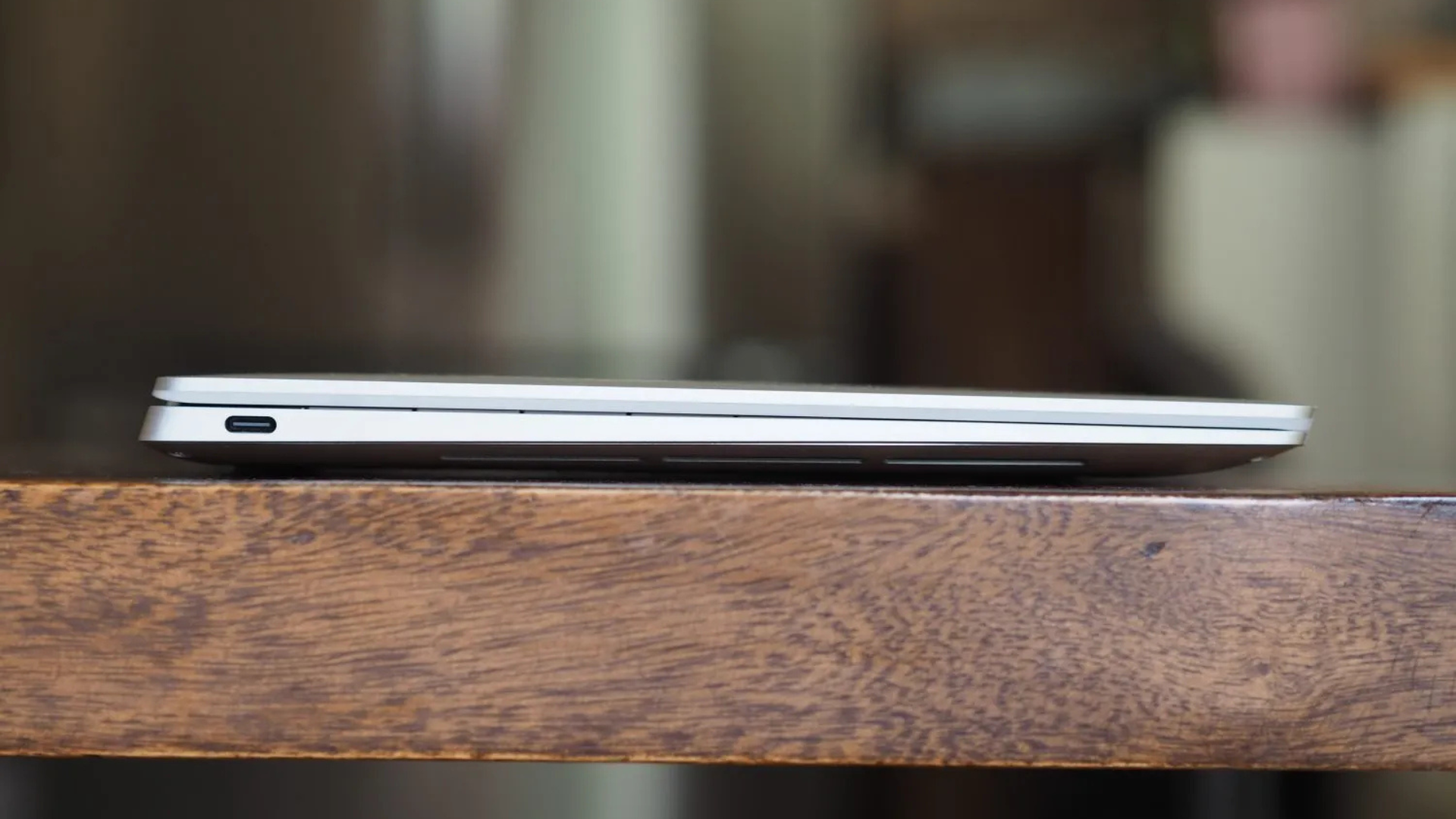 Đánh giá Dell XPS 13 (9350): Pin tốt hơn, thiết kế vẫn còn vấn đề 12 Danh gia Dell XPS 13 9353 Pin tot hon thiet ke van con van de