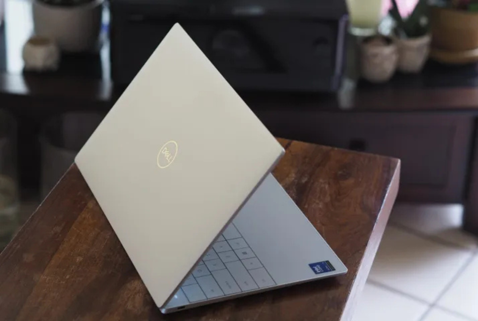 Đánh giá Dell XPS 13 (9350): Pin tốt hơn, thiết kế vẫn còn vấn đề 15 Danh gia Dell XPS 13 9357 Pin tot hon thiet ke van con van de e1741782841162