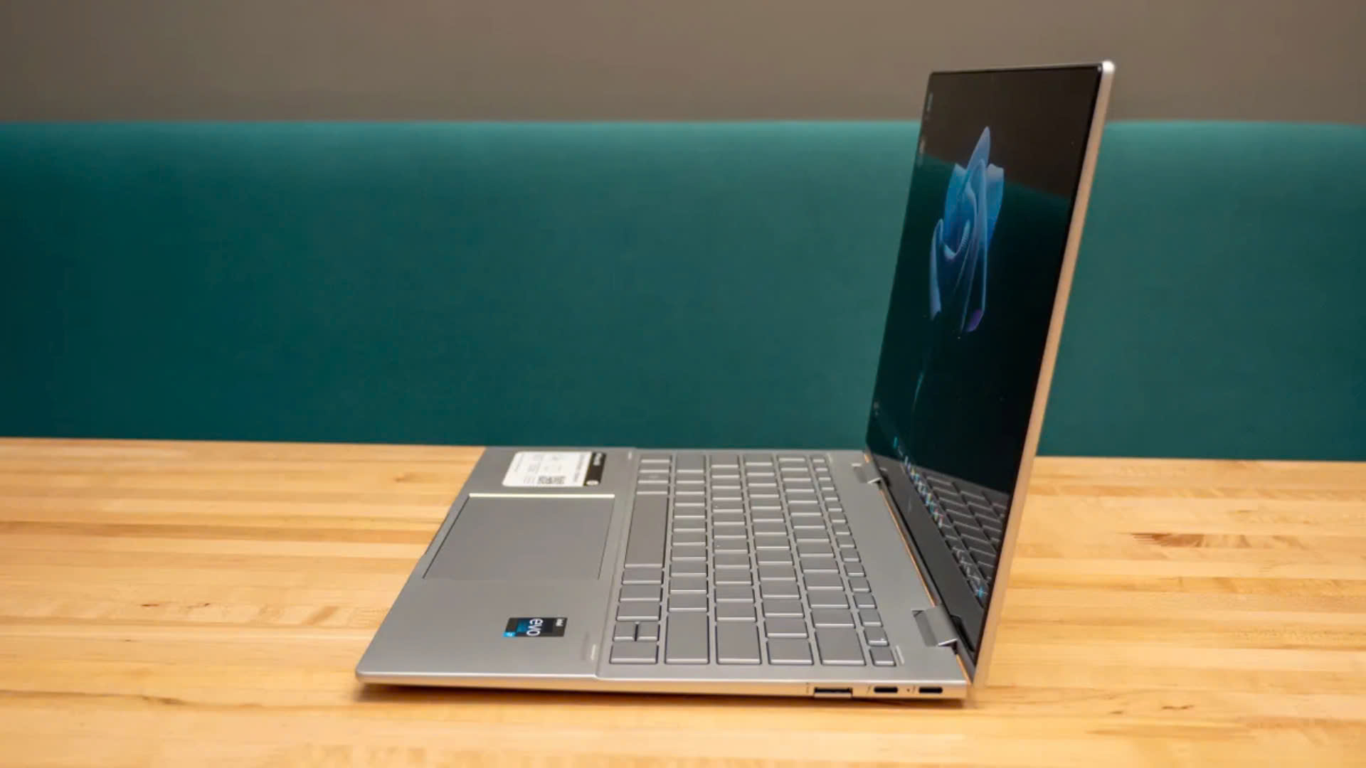 Đánh giá HP Envy x360 13: Laptop 2 trong 1 tầm trung nhưng thời gian sử dụng pin chưa ấn tượng 18 Danh gia HP Envy x360 13 Laptop 2 trong 1 tam trung nhung thoi gian su dung pin chua an tuong