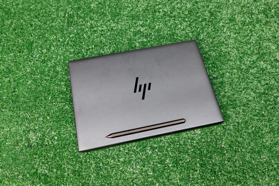 Danh gia HP Spectre Foldable PC Man hinh oled gap dep nhung thuc su co du manh 8