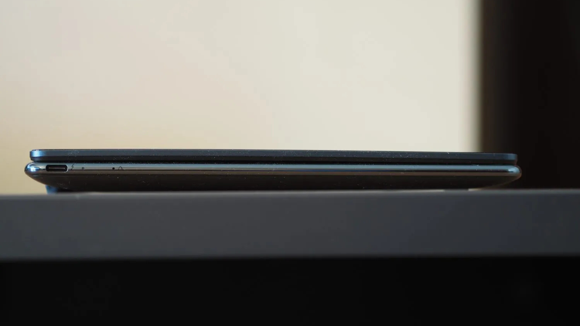 Đánh giá Lenovo Yoga Slim 9i 14 Gen 10: Chiếc laptop đẹp với một vài điểm yếu 12 Danh gia Lenovo Yoga Slim 9i 14 Gen 10 Chiec laptop dep voi mot vai diem yeu 5