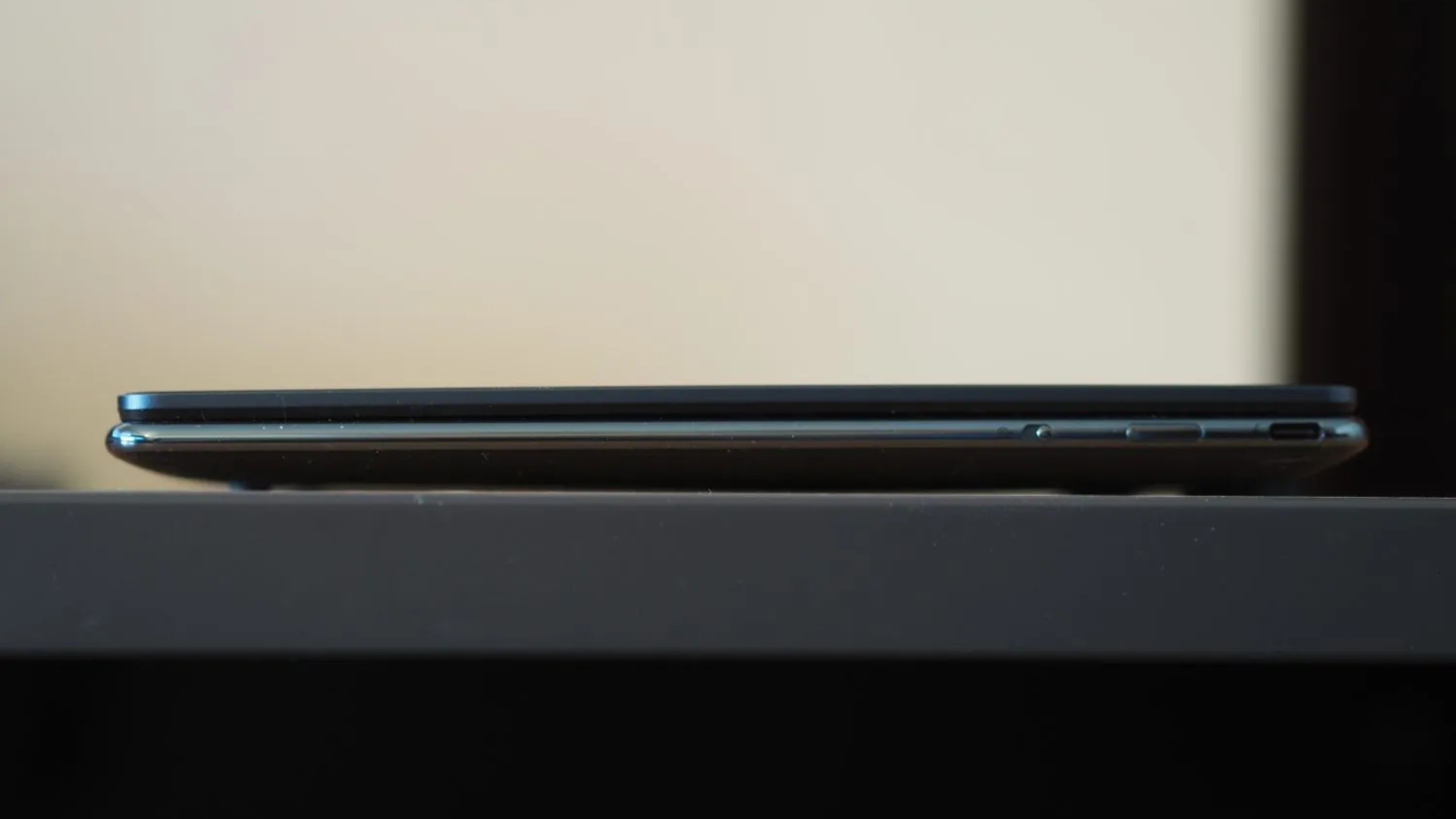 Đánh giá Lenovo Yoga Slim 9i 14 Gen 10: Chiếc laptop đẹp với một vài điểm yếu 13 Danh gia Lenovo Yoga Slim 9i 14 Gen 10 Chiec laptop dep voi mot vai diem yeu 6