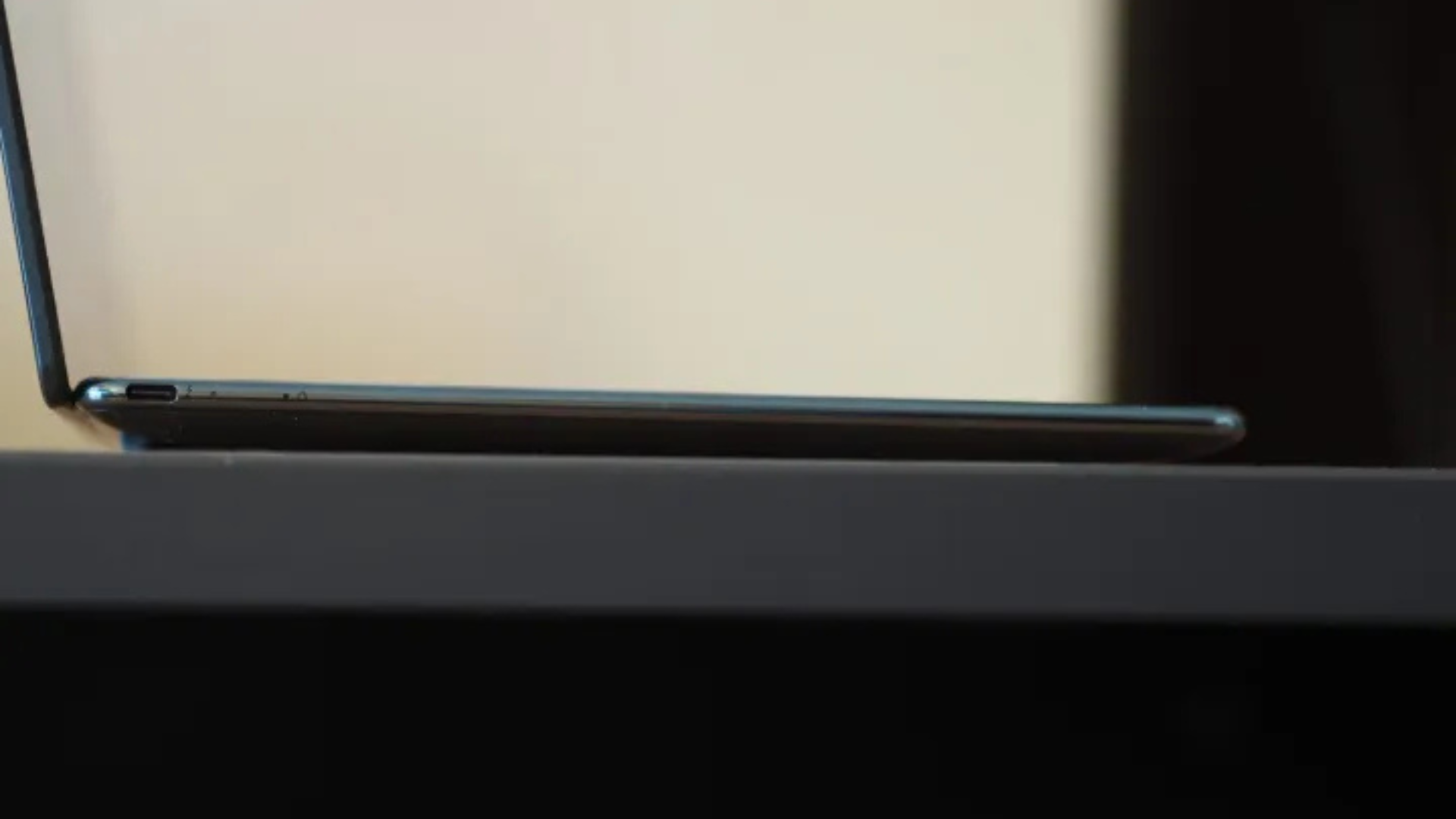 Đánh giá Lenovo Yoga Slim 9i 14 Gen 10: Chiếc laptop đẹp với một vài điểm yếu 16 Danh gia Lenovo Yoga Slim 9i 14 Gen 10 Chiec laptop dep voi mot vai diem yeu 8