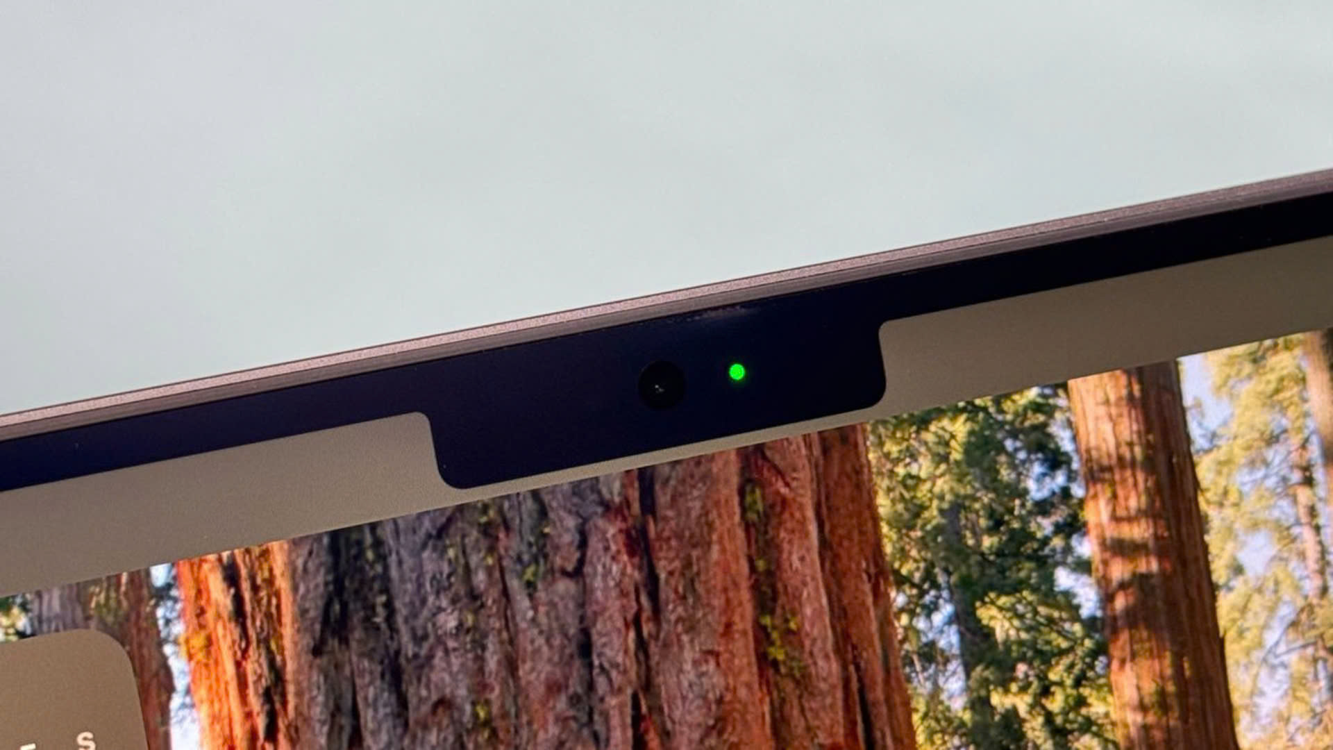 Đánh giá MacBook Pro (14-inch, M4): Mạnh mẽ và tiết kiệm năng lượng, màn hình quá ấn tượng. 26 Danh gia MacBook Pro 14 inch M4 Manh me va tiet kiem nang luong man hinh qua an tuong 14