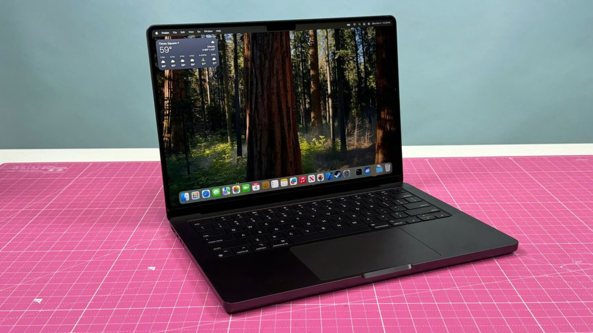 Đánh giá MacBook Pro (14-inch, M4): Mạnh mẽ và tiết kiệm năng lượng, màn hình quá ấn tượng. 27 Danh gia MacBook Pro 14 inch M4 Manh me va tiet kiem nang luong man hinh qua an tuong 15