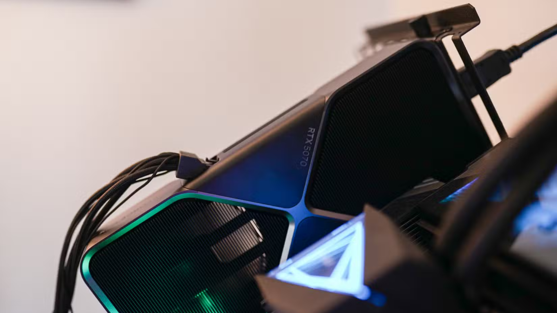 Danh gia Nvidia RTX 5070 Lieu co phai la su lap lai 10