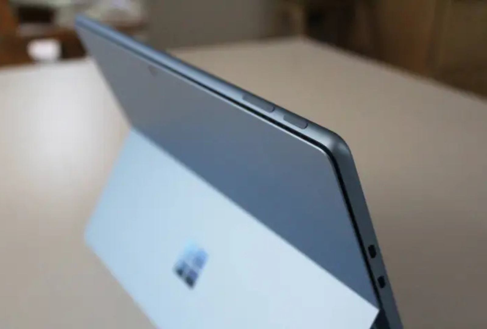 Đánh giá Surface Pro 11: Hiệu suất vượt trội, thiết kế tinh tế. Đỉnh cao của máy tính bảng 2 in 1 10 Danh gia Surface Pro 11 Hieu suat vuot troi thiet ke tinh te. Dinh cao cua may tinh bang 2 in 1 5 e1741866769160
