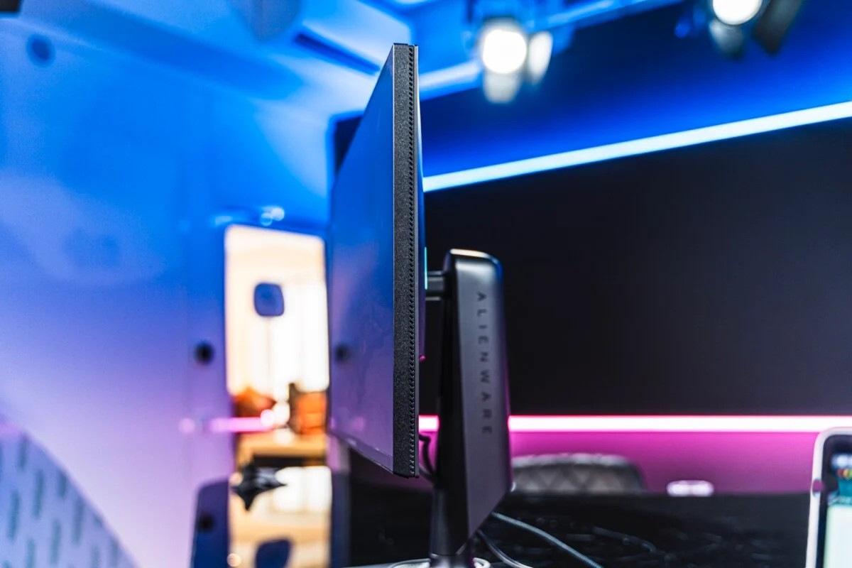 Đánh giá Dell Alienware AW2725QF - Màn hình 240Hz, màu sắc sống động, độ phản hồi siêu nhanh 15 Dell Alienware AW2725QF 9