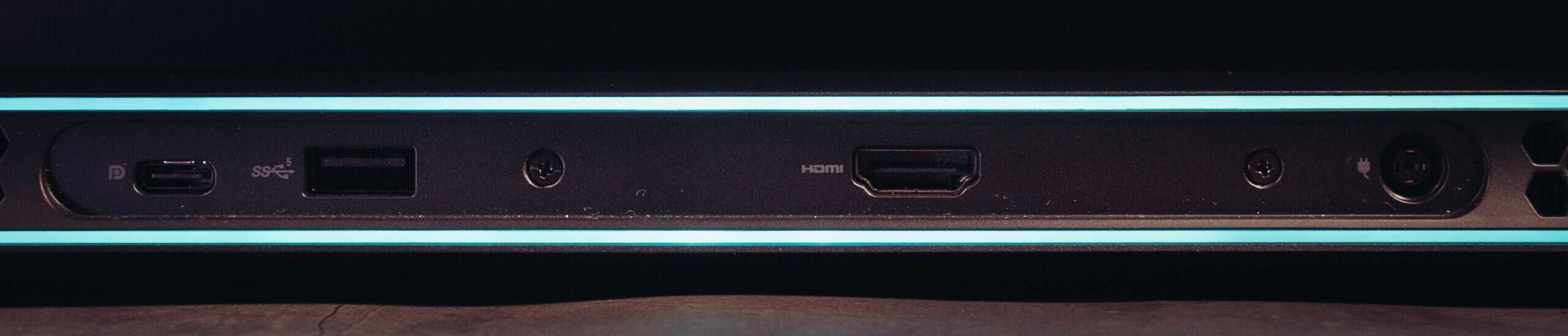 Đánh giá Dell Alienware m15 R5 (AMD): Hiệu năng vượt trội, thiết kế đậm chất gaming 21 Dell Alienware m15 R5 10 e1741965423501