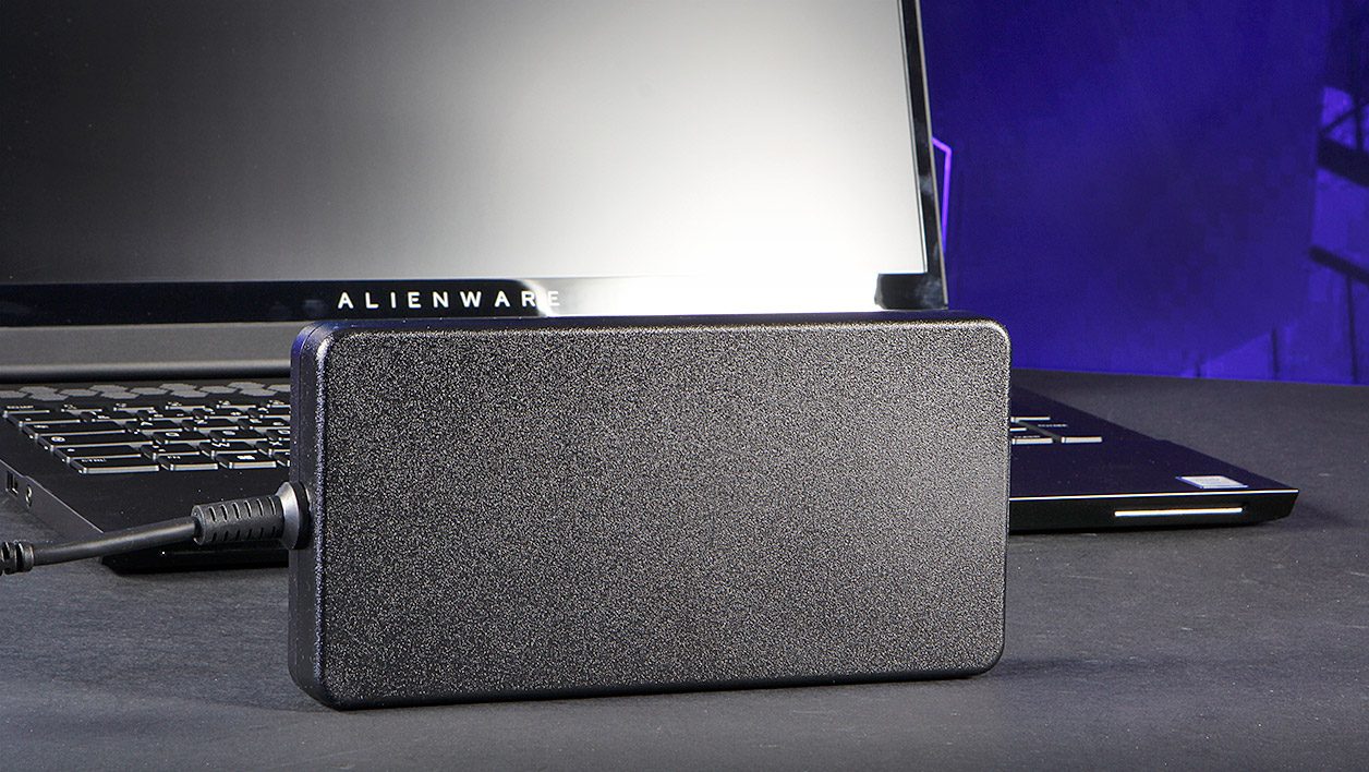 Đánh giá Alienware m17 R2 - Hiệu năng khủng trong thiết kế siêu nhẹ 33 Dell Alienware m17 R2 2