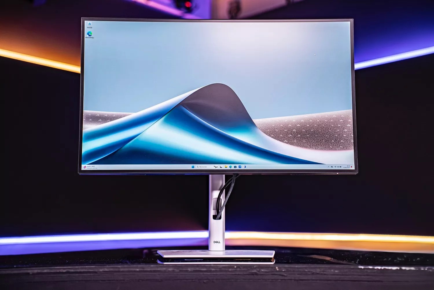 Dell UltraSharp 27 U2724D – Chuẩn mực mới cho màn hình đồ họa chuyên nghiệp 18 Dell UltraSharp 27 U2724D 2