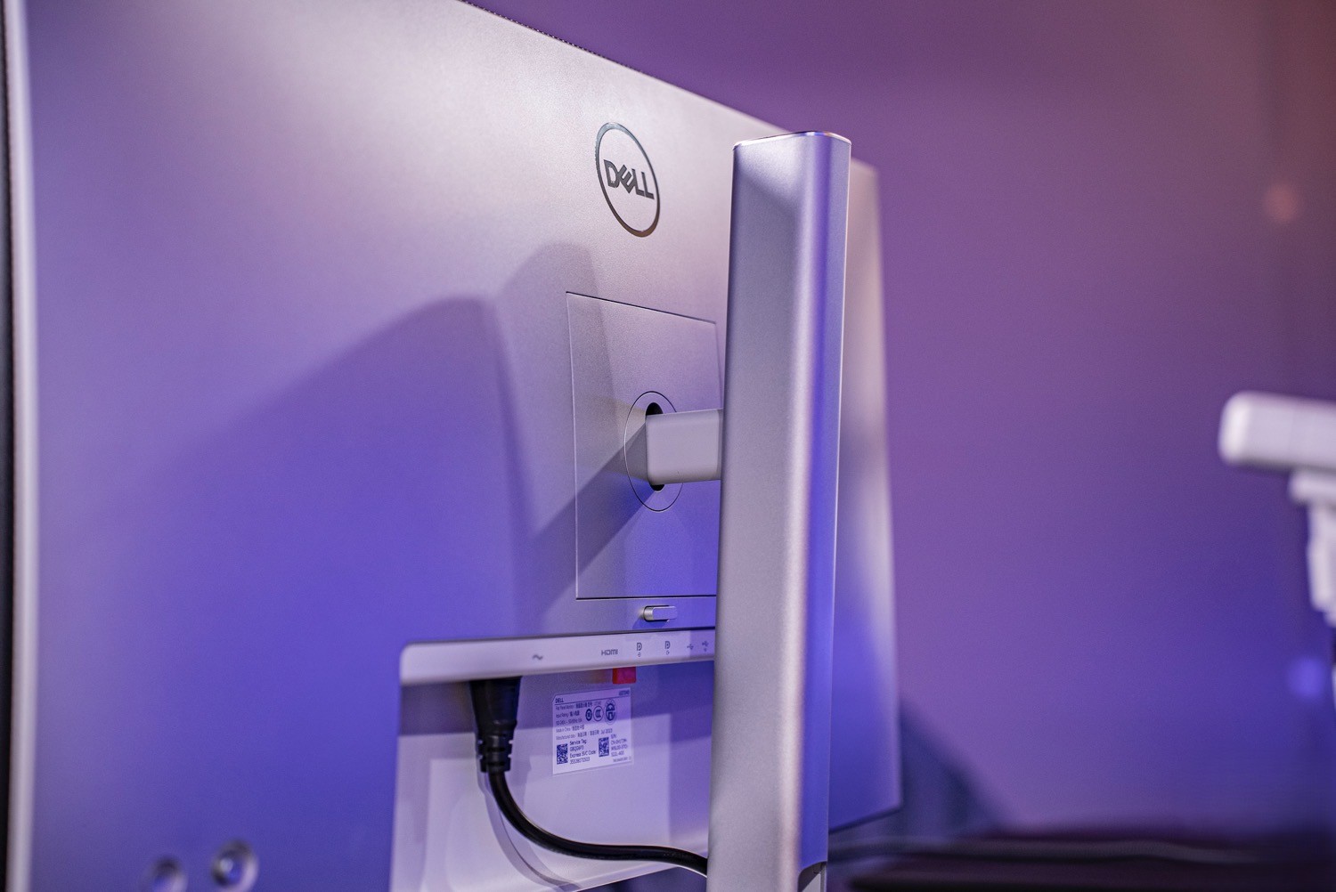 Dell UltraSharp 27 U2724D – Chuẩn mực mới cho màn hình đồ họa chuyên nghiệp 15 Dell UltraSharp 27 U2724D 6