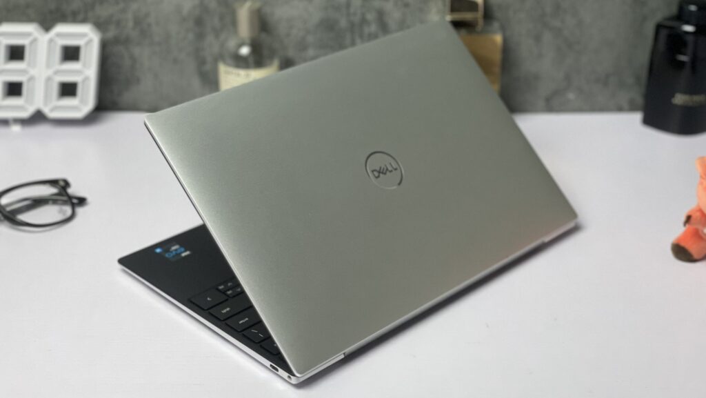 Nên mua MacBook hay laptop Windows? So sánh chi tiết ưu nhược điểm 12 Dell XPS 13 9310 8